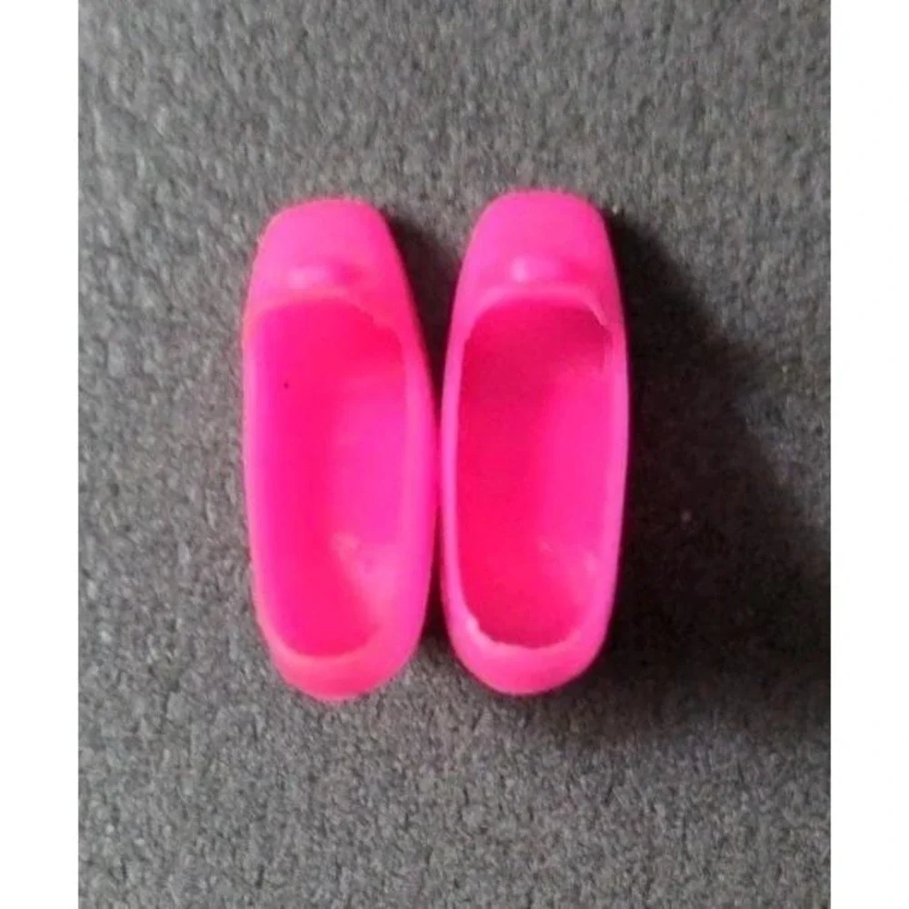 Vintage Barbie Doll Pilgrim Shoes Hot Pink Taiwan Mattel Mod 1960/70's